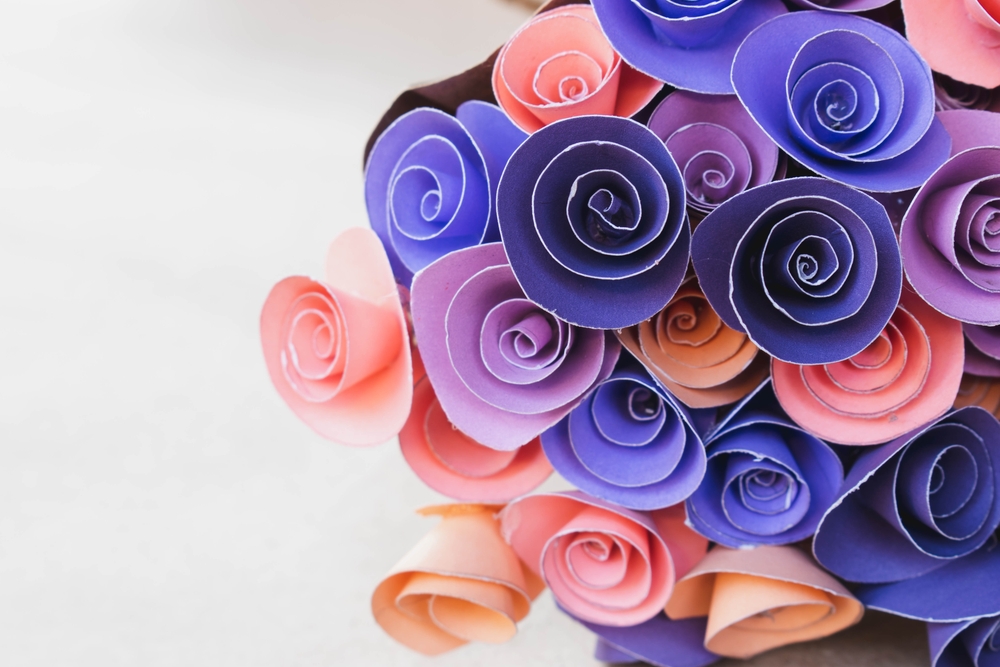 Fiori di carta: come realizzare dei boccioli di rosa per bouquet