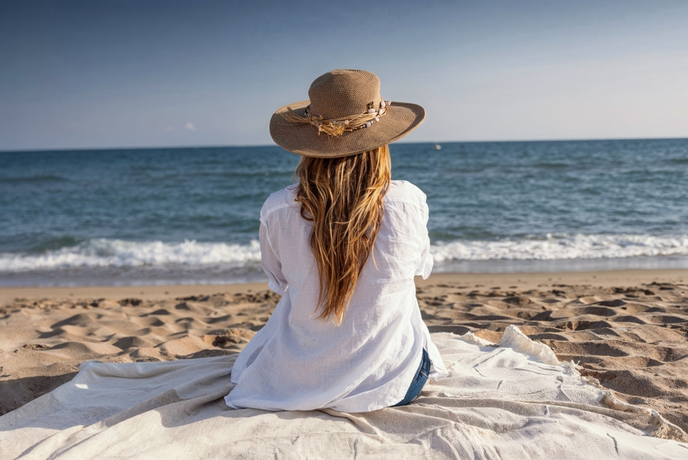 I comportamenti da evitare in spiaggia per non essere maleducati