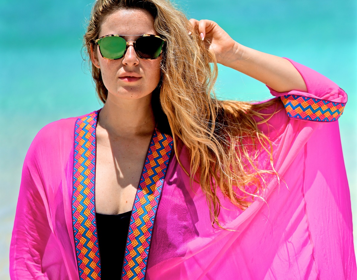 Come indossare il caftano in spiaggia