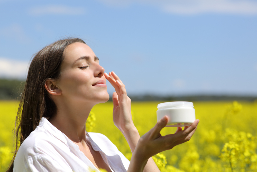 Come applicare correttamente la crema viso