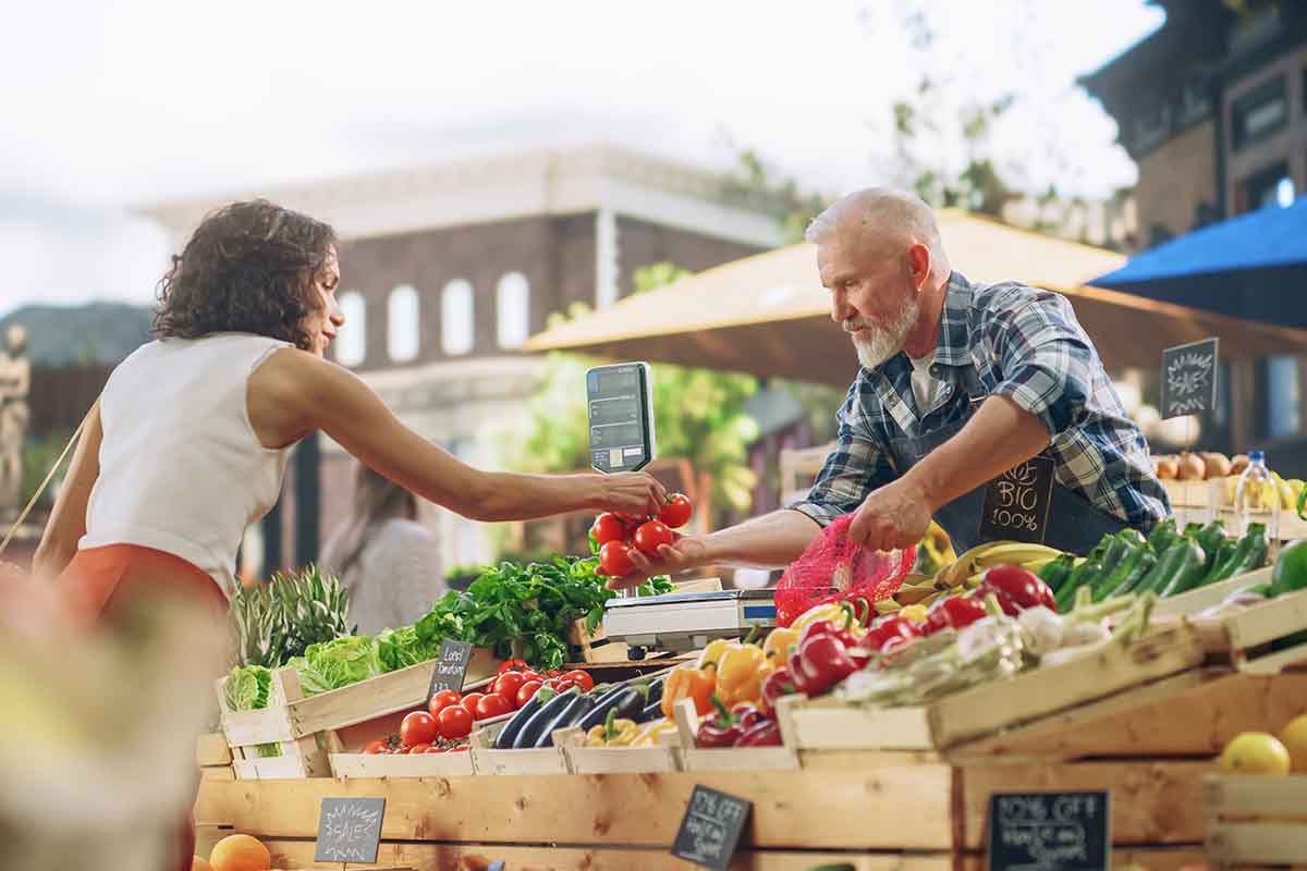 5 modi per risparmiare facendo la spesa al mercato