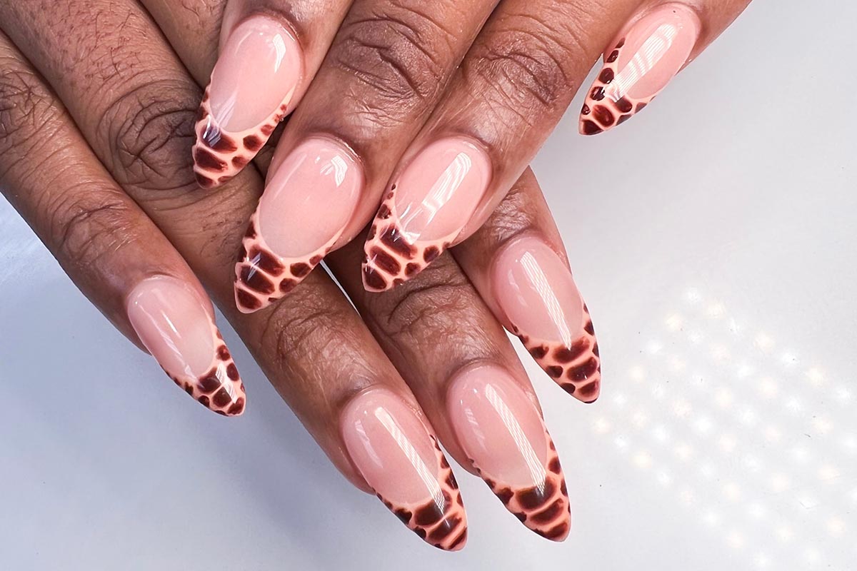 French manicure animalier: il beauty trend