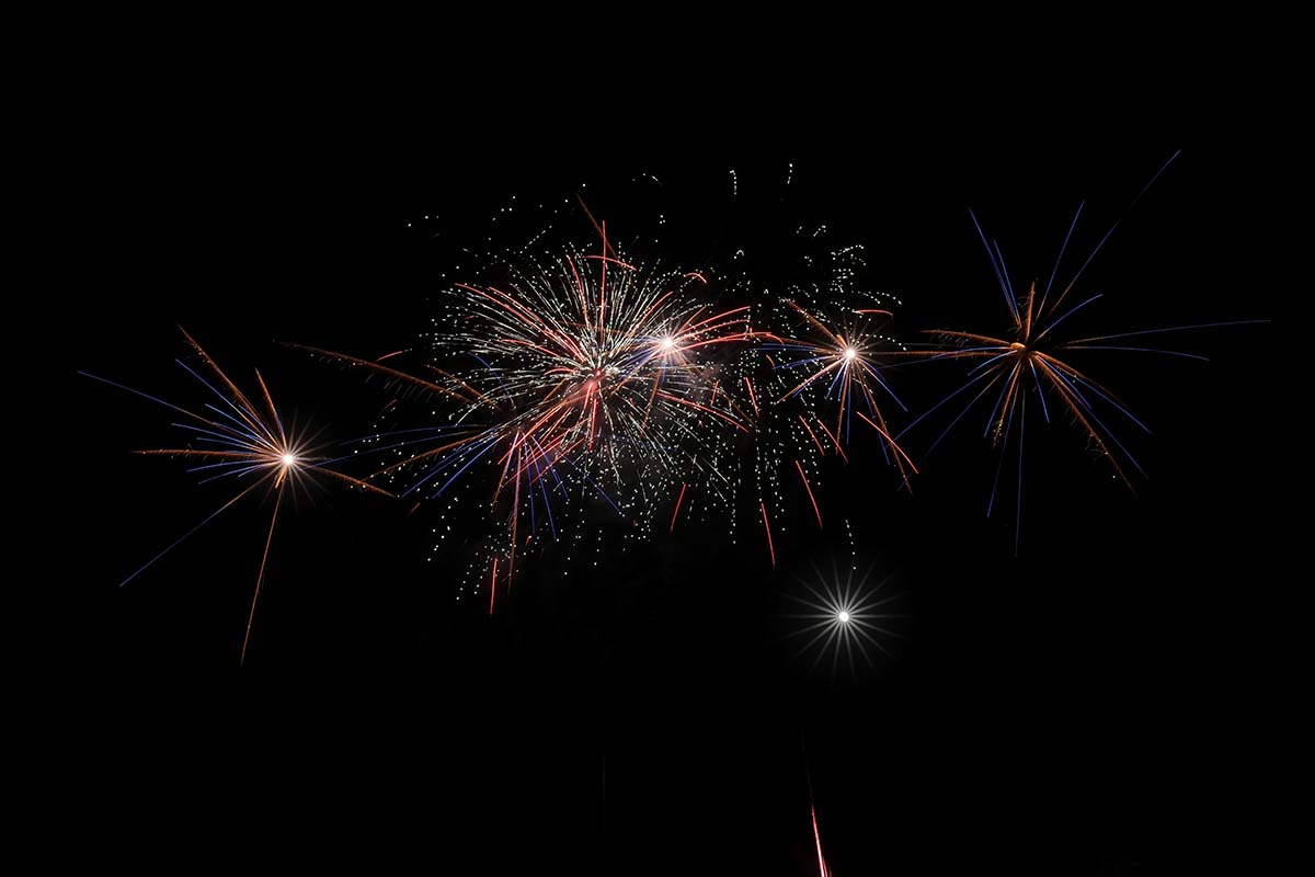 Cosa usare al posto dei fuochi d'artificio dannosi per l'ambiente